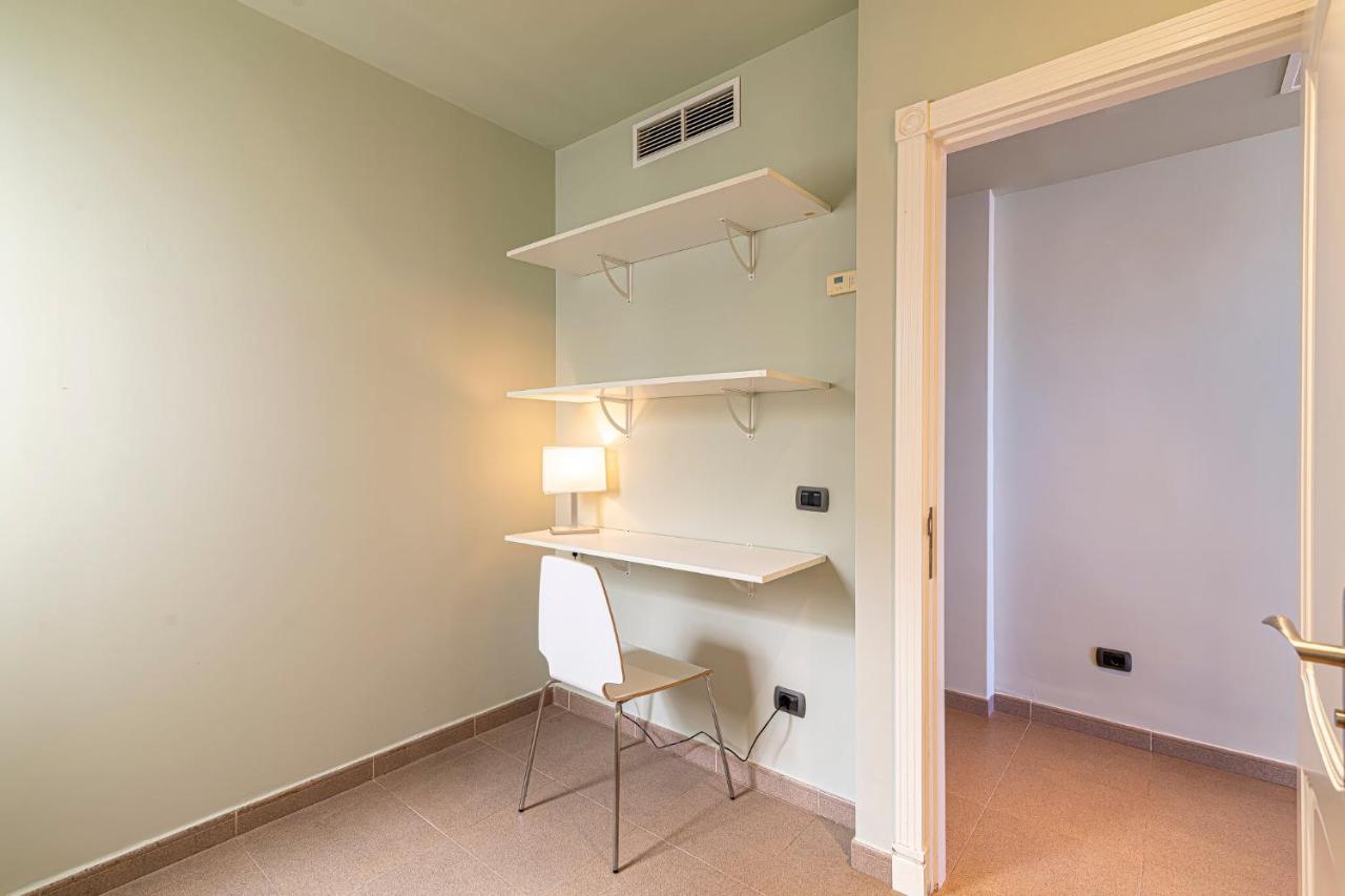 Luxury Holidays Suites, Playa De Los Cristianos Лос-Крістіанос Екстер'єр фото