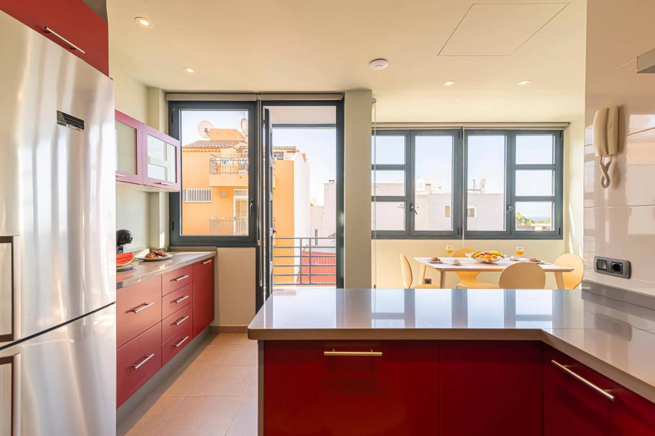 Luxury Holidays Suites, Playa De Los Cristianos Лос-Крістіанос Екстер'єр фото