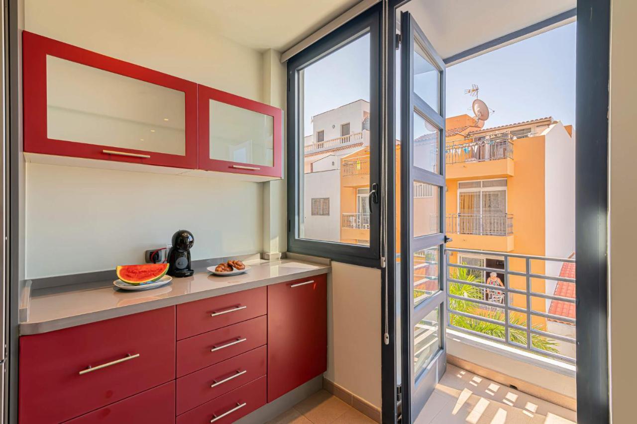 Luxury Holidays Suites, Playa De Los Cristianos Лос-Крістіанос Екстер'єр фото