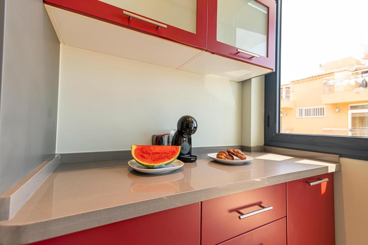 Luxury Holidays Suites, Playa De Los Cristianos Лос-Крістіанос Екстер'єр фото