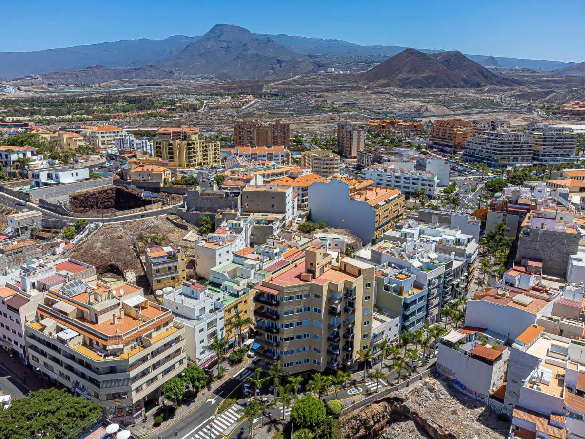 Luxury Holidays Suites, Playa De Los Cristianos Лос-Крістіанос Екстер'єр фото