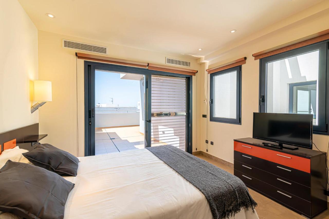 Luxury Holidays Suites, Playa De Los Cristianos Лос-Крістіанос Екстер'єр фото