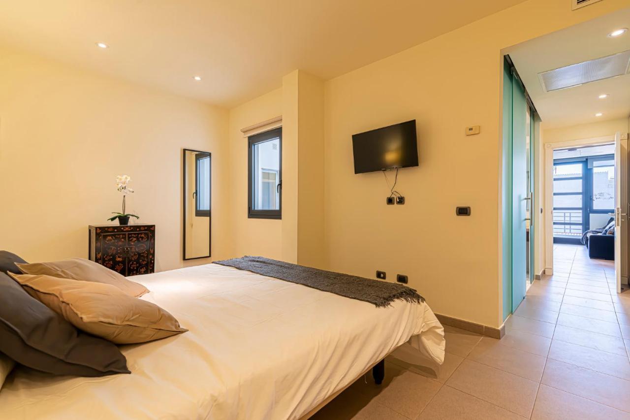 Luxury Holidays Suites, Playa De Los Cristianos Лос-Крістіанос Екстер'єр фото
